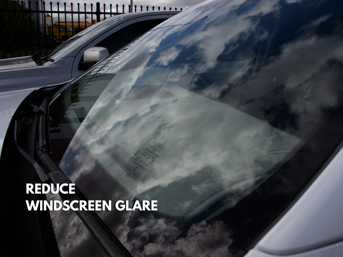 Do Dash Mats Reduce Windscreen Glare?
